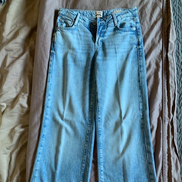 NWOT - GUESS LIGHT BLUE JEANS -  SIZE 27 - Picture 1 of 5